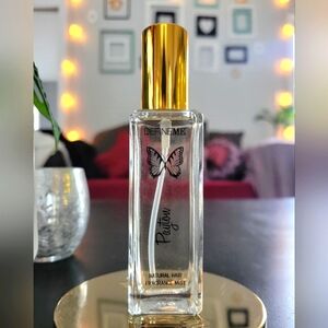 DefineMe hair fragrance mist.